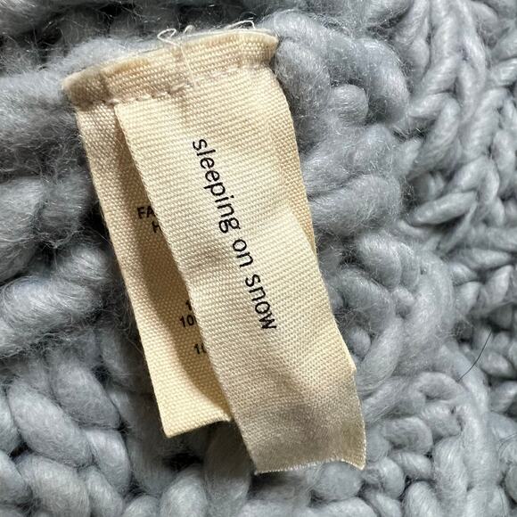 Anthropologie Sleeping on Snow Shea Beanie Winter Hat Chunky Knit Pom Pom Gray - Picture 8 of 9